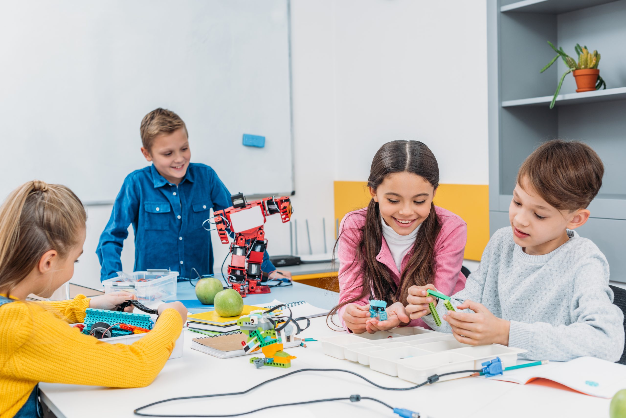 🤖 Clases de primaria y secundaria en programación y robótica en Elche